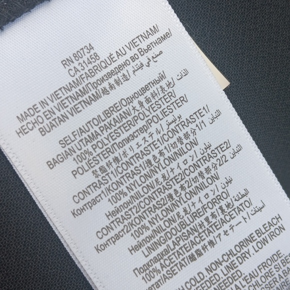 BCBGENERATION LADIES BLACK SLEEVELESS V NECK MINI SKIRT W/ LACED TRIM (VIETNAM) - Picture 14 of 17